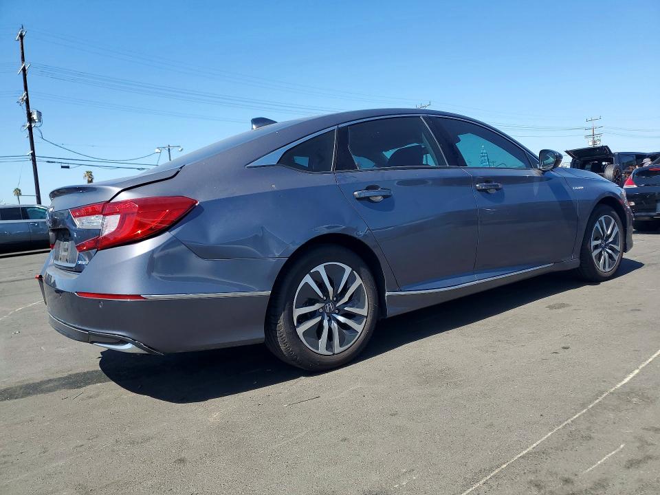 Photo 3 from auction – 2022 HONDA ACCORD with VIN 1HGCV3F55NA016877