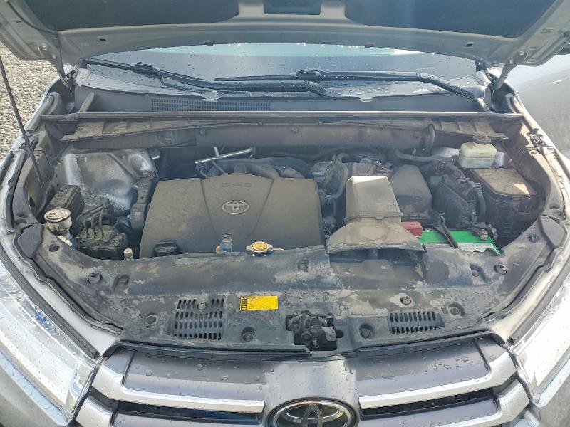 Photo 12 from auction – 2017 TOYOTA HIGHLANDER with VIN 5TDJZRFH8HS445624