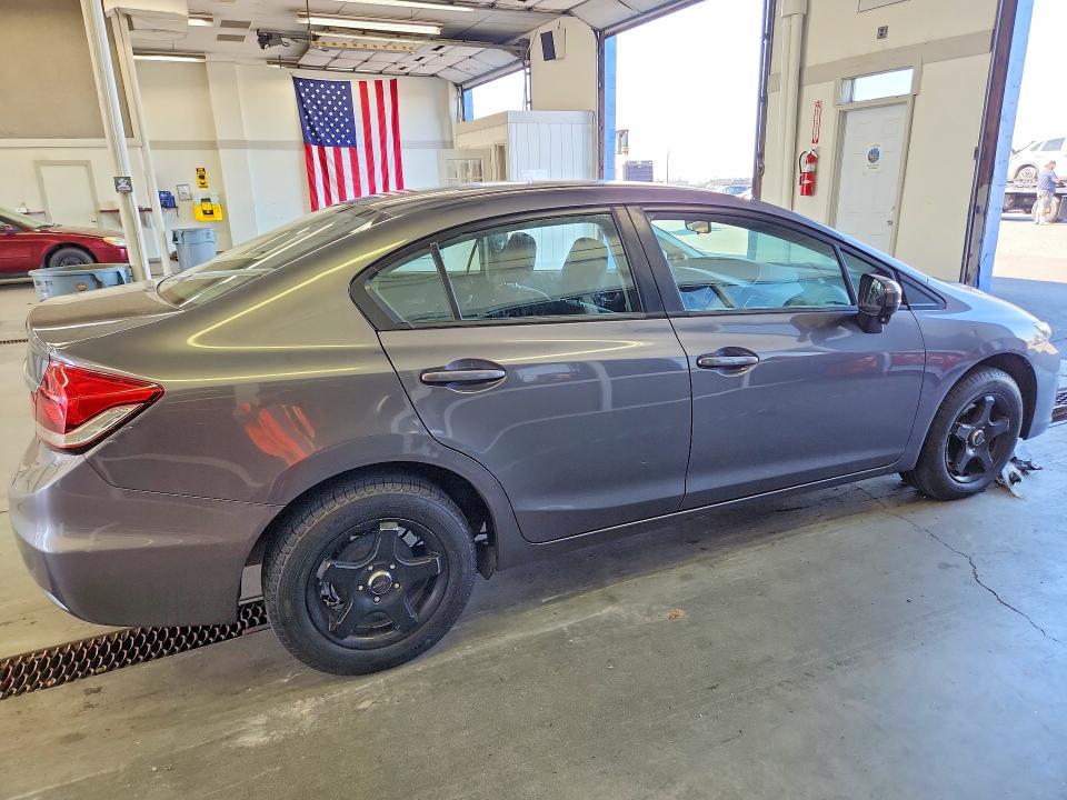 Снимка 3 от търг – 2015 HONDA CIVIC с VIN 19XFB2F73FE260266