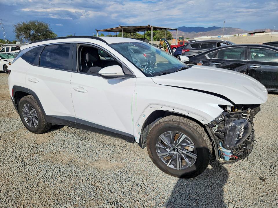 Photo 4 from auction – 2023 HYUNDAI TUCSON with VIN KM8JBCA17PU090866
