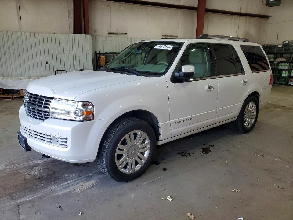 LINCOLN NAVIGATOR 2014 with VIN 5LMJJ2H59EEL07506 - Photo from auction