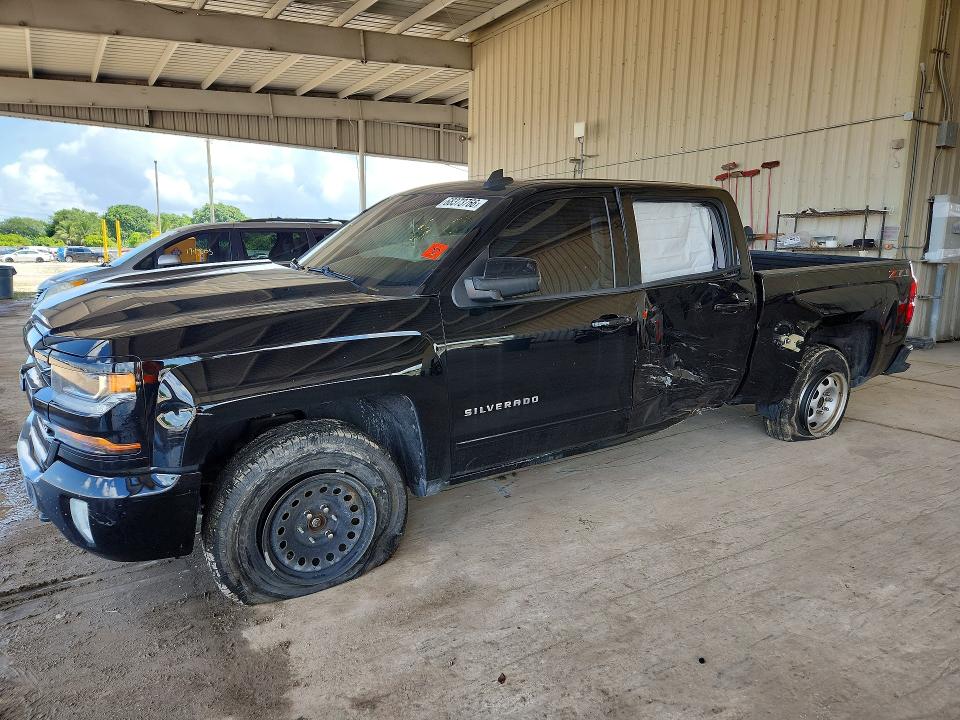 Снимка 1 от търг – 2018 CHEVROLET SILVERADO с VIN 3GCUKREC5JG335495