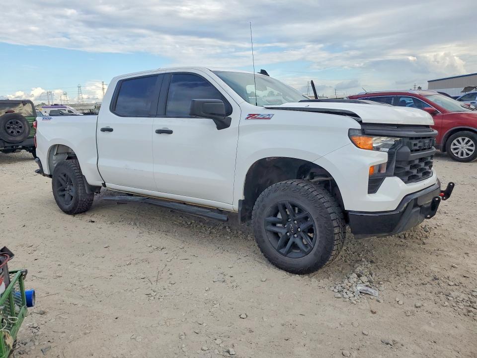 Zdjęcie 4 z aukcji – 2026 CHEVROLET SILVERADO z VIN 3GCUKCED1TG269472