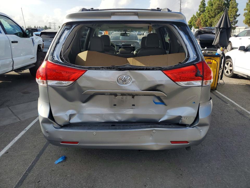 صورة رقم 6 من المزاد - 2014 TOYOTA SIENNA مع VIN 5TDYK3DCXES437074