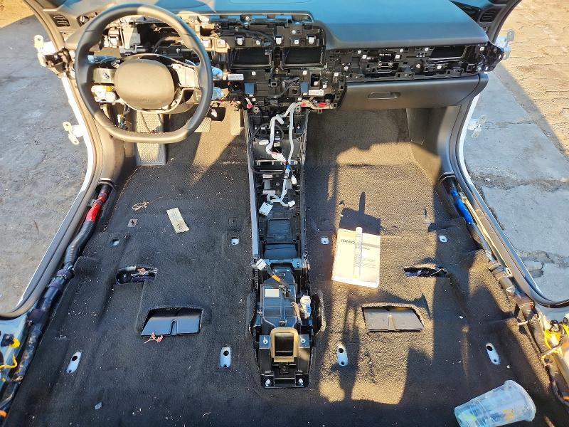 Photo 8 from auction – 2025 HYUNDAI IONIQ 6 with VIN KMHM24AA4SA117499