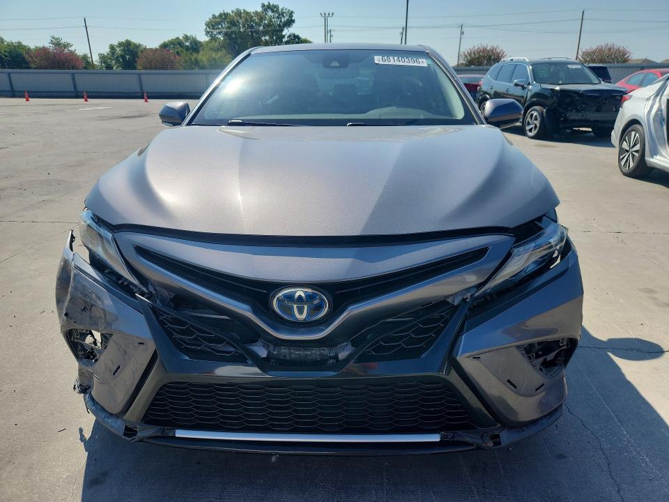 Photo 5 from auction – 2021 TOYOTA CAMRY with VIN 4T1K31AK1MU551909