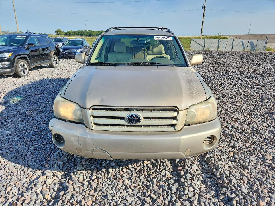 Photo 5 from auction – 2004 TOYOTA HIGHLANDER with VIN JTEGD21A840105411