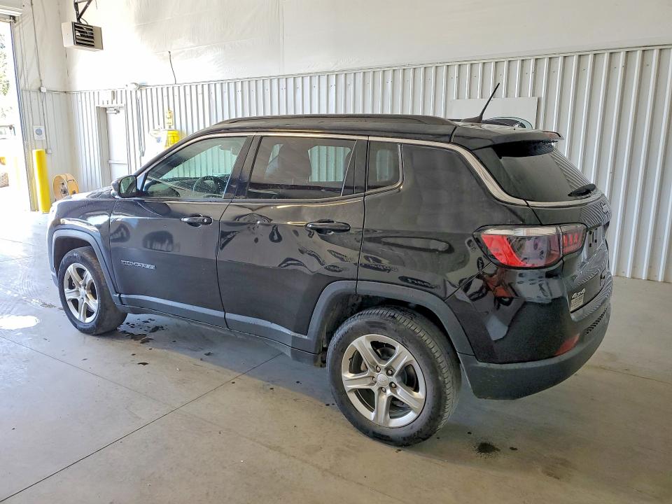 Снимка 2 от търг – 2024 JEEP COMPASS с VIN 3C4NJDBN1RT607852