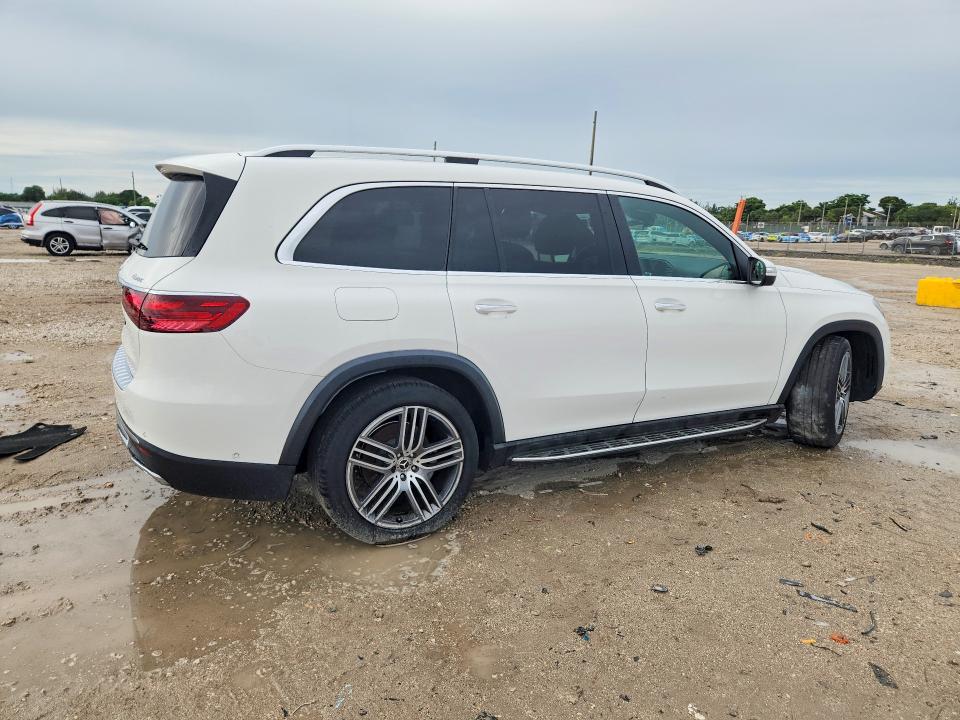 Снимка 3 от търг – 2024 MERCEDES-BENZ GLS с VIN 4JGFF5KE2RB179251