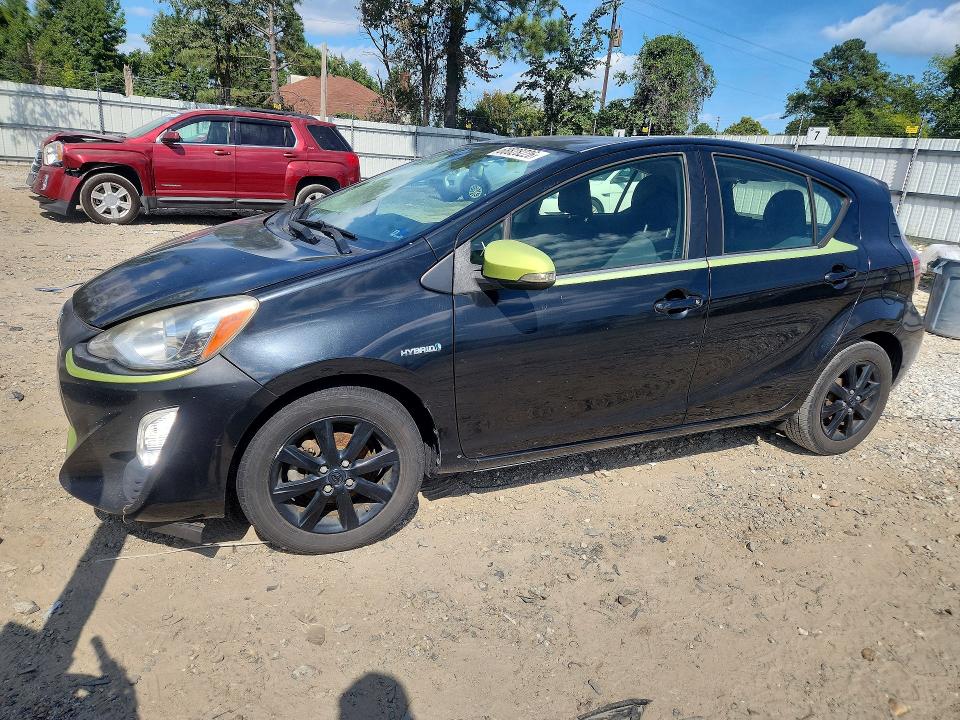 TOYOTA PRIUS C 2016 with VIN JTDKDTB39G1120938 - Photo from auction