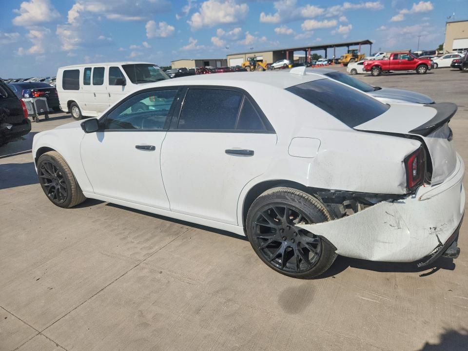 Photo 2 from auction – 2019 CHRYSLER 300 with VIN 2C3CCAGG3KH610815