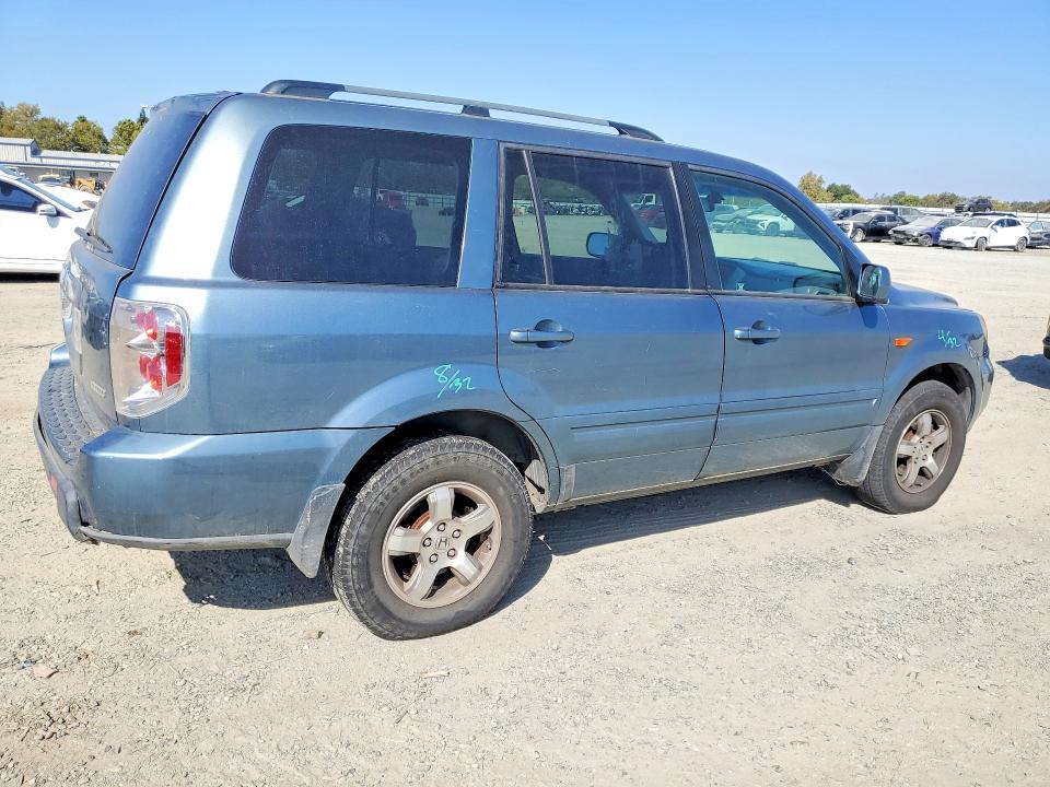 Снимка 3 от търг – 2006 HONDA PILOT с VIN 2HKYF18506H534442