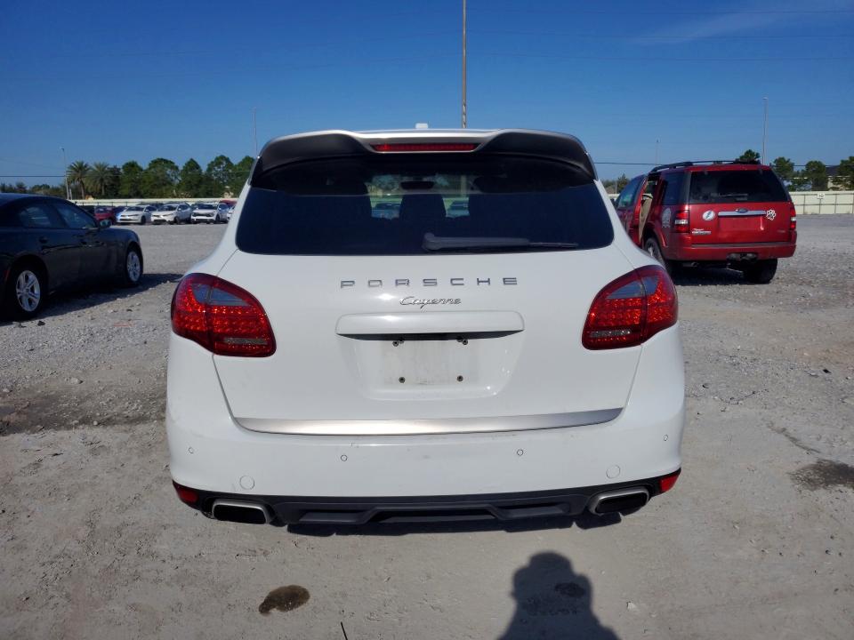 Снимка 6 от търг – 2014 PORSCHE CAYENNE с VIN WP1AA2A20ELA91501