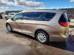 Zdjęcie 2 z aukcji – 2018 CHRYSLER PACIFICA z VIN 2C4RC1EG1JR110914