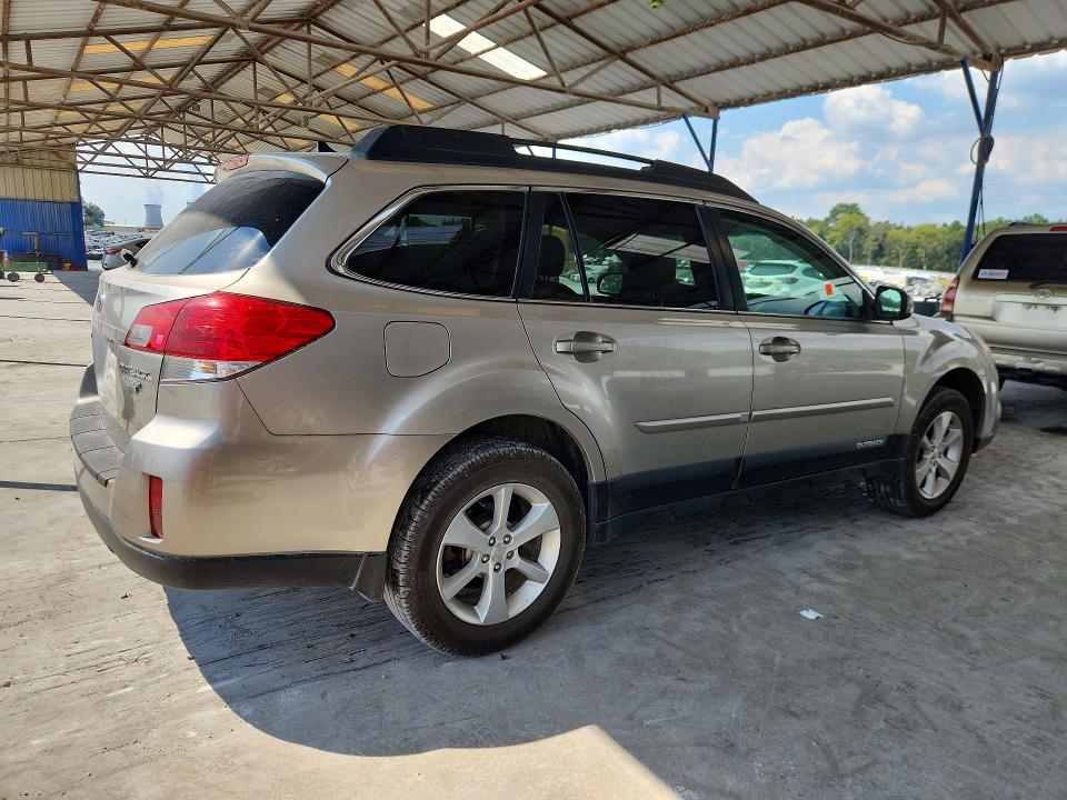 Photo 3 from auction – 2014 SUBARU OUTBACK with VIN 4S4BRCLCXE3303987
