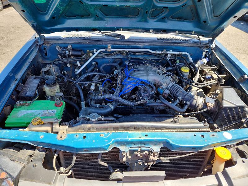 Photo 11 from auction – 2002 NISSAN FRONTIER with VIN 1N6ED29X52C373765