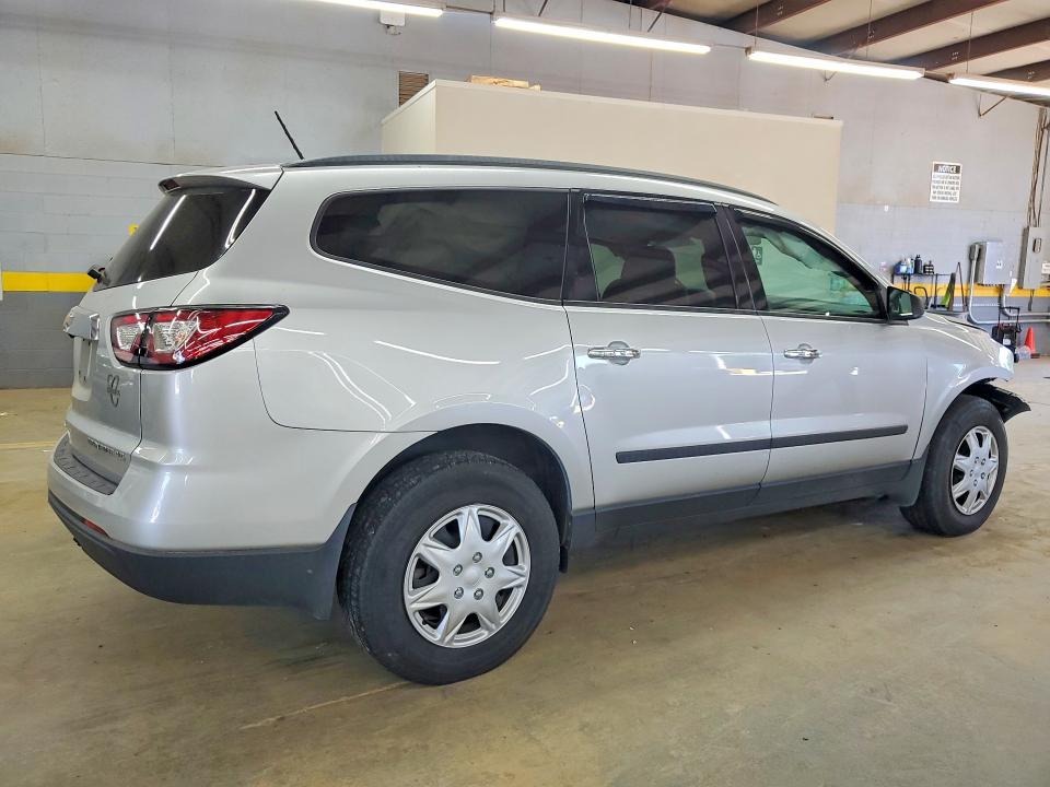 Photo 3 from auction – 2015 CHEVROLET TRAVERSE with VIN 1GNKVFKDXFJ342062