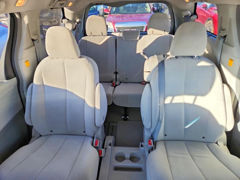 Снимка 10 от търг – 2013 TOYOTA SIENNA с VIN 5TDKK3DC7DS317673