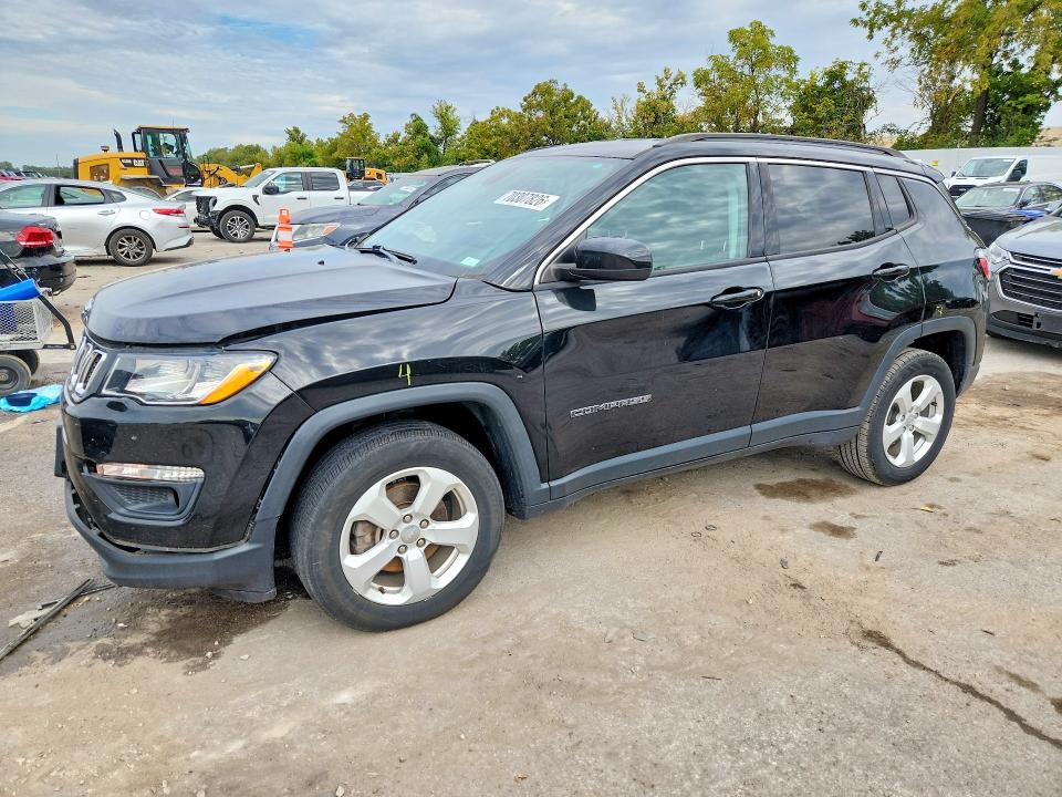 JEEP COMPASS 2019 with VIN 3C4NJDBB8KT596828 - Photo from auction