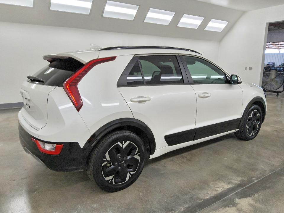 Photo 3 from auction – 2023 KIA NIRO with VIN KNDCR3L14P5034254