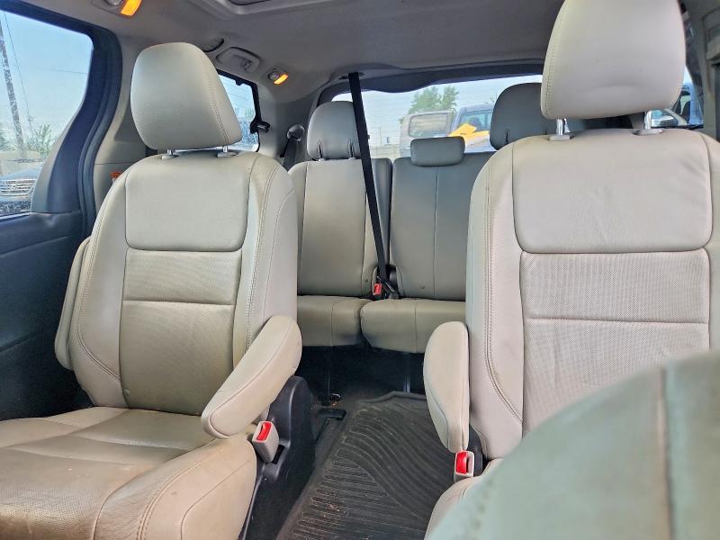 Photo 10 from auction – 2015 TOYOTA SIENNA with VIN 5TDDK3DC8FS098282