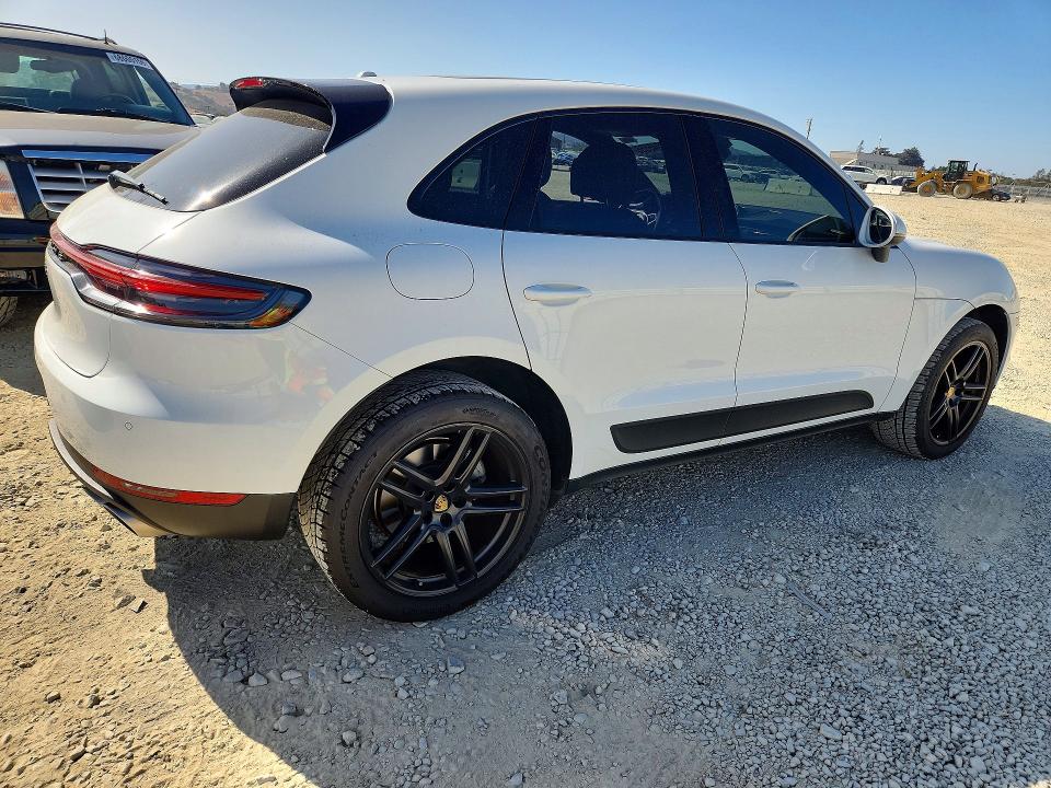 Photo 3 from auction – 2020 PORSCHE MACAN with VIN WP1AB2A53LLB31588