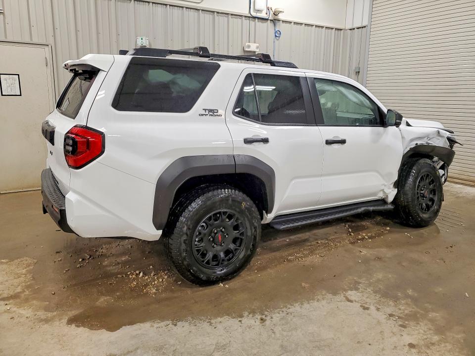 صورة رقم 3 من المزاد - 2026 TOYOTA 4RUNNER مع VIN JTEVA5BR3T5107865