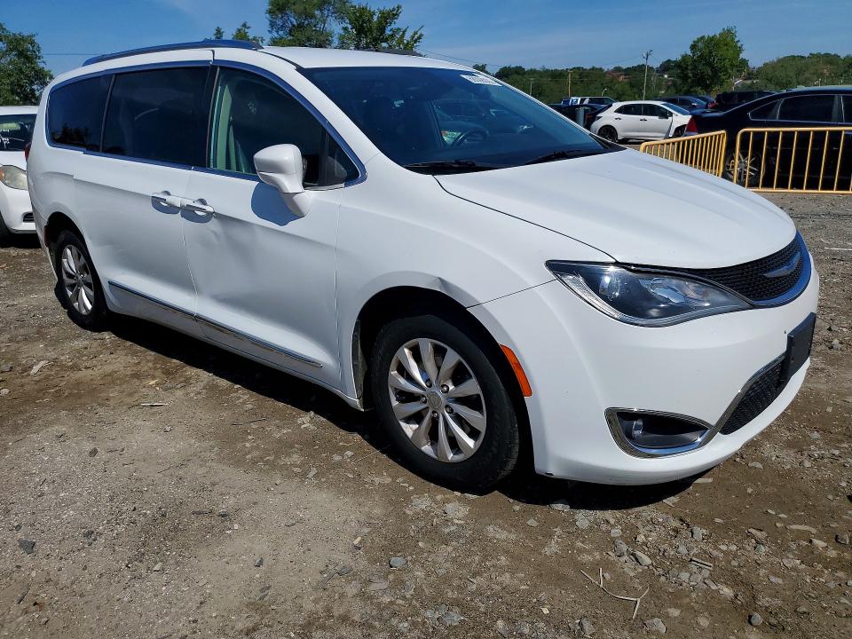 Photo 4 from auction – 2019 CHRYSLER PACIFICA with VIN 2C4RC1BG7KR537570