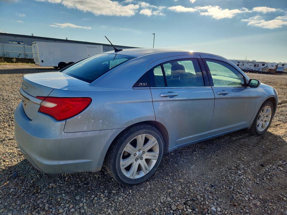 Photo 3 from auction – 2012 CHRYSLER 200 with VIN 1C3CCBAB3CN318433