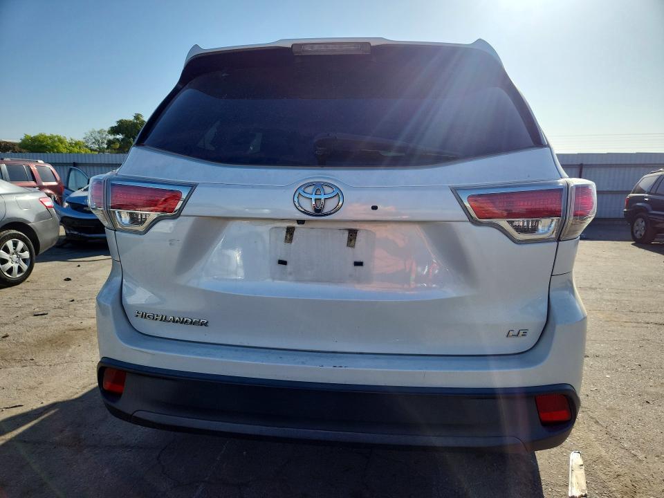 Photo 6 from auction – 2016 TOYOTA HIGHLANDER with VIN 5TDZKRFH0GS178226