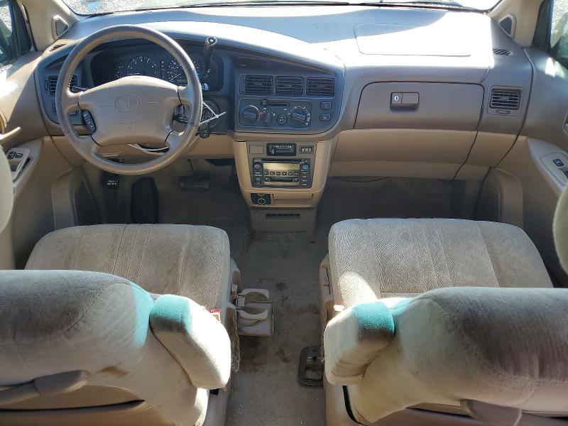 Photo 8 from auction – 2000 TOYOTA SIENNA with VIN 4T3ZF13C5YU284962