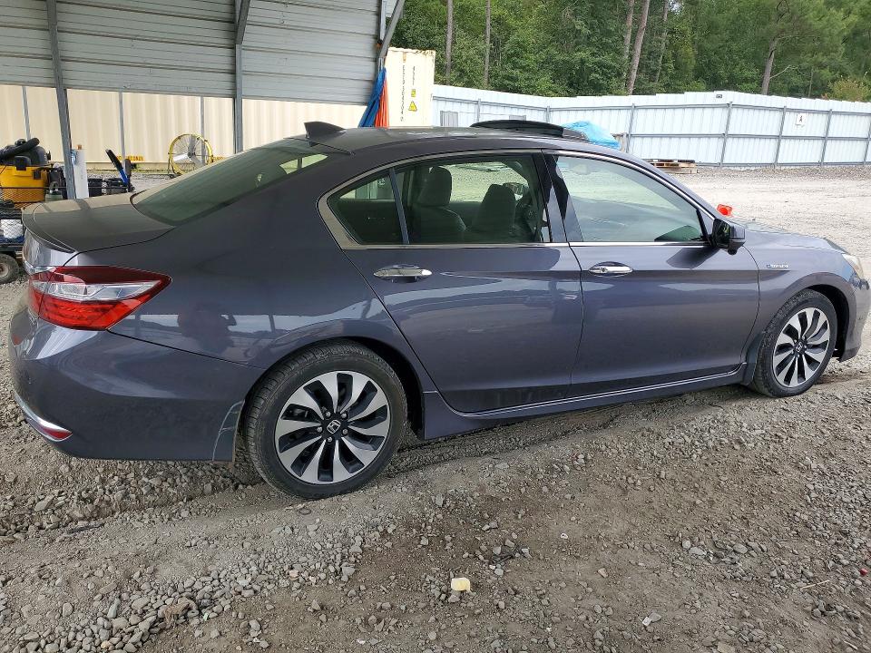 Photo 3 from auction – 2017 HONDA ACCORD with VIN JHMCR6F72HC022164