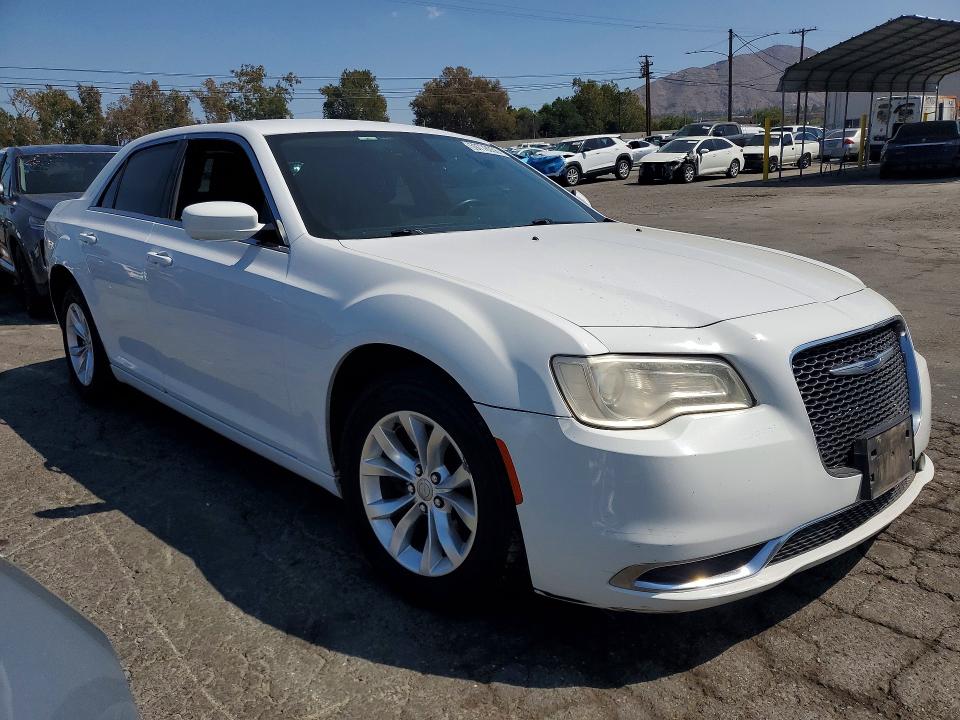 Снимка 4 от търг – 2015 CHRYSLER 300 с VIN 2C3CCAAG9FH848960