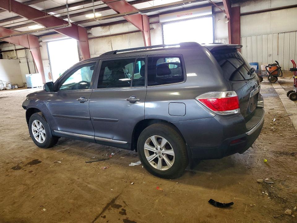 Photo 2 from auction – 2011 TOYOTA HIGHLANDER with VIN 5TDBK3EH9BS079980