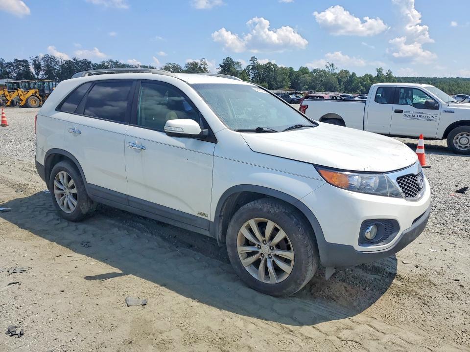 Photo 4 from auction – 2011 KIA SORENTO with VIN 5XYKTDA20BG078346