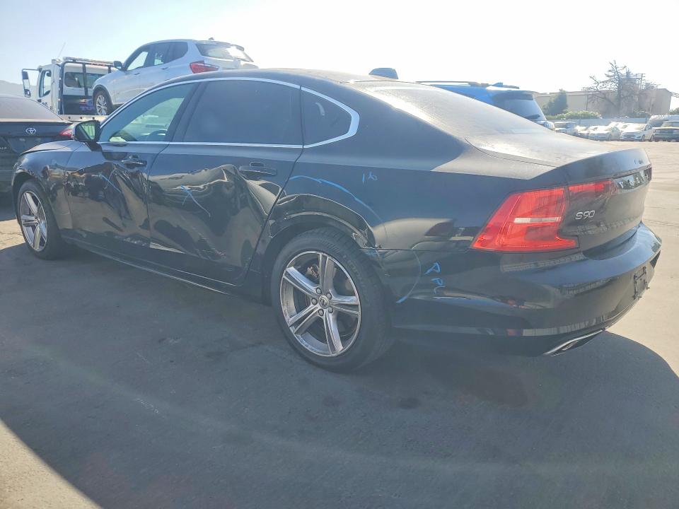 Photo 2 from auction – 2019 VOLVO S90 with VIN LVY102AK7KP096759