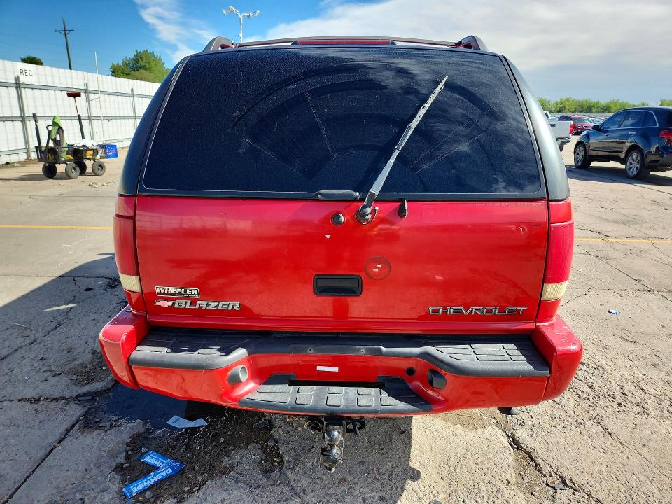 Photo 6 from auction – 2000 CHEVROLET BLAZER with VIN 1GNDT13W9Y2398556