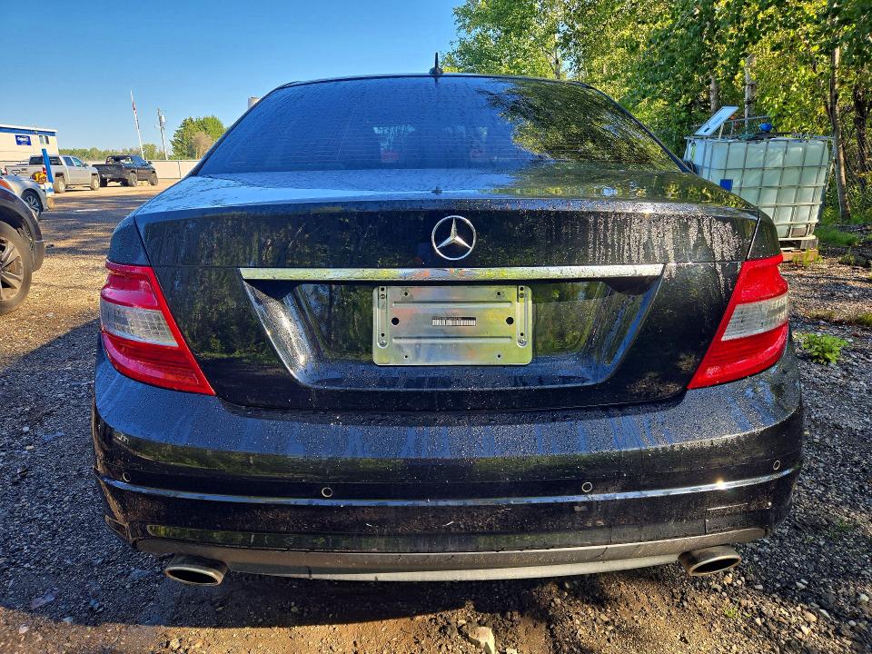 Photo 6 from auction – 2011 MERCEDES-BENZ C with VIN WDDGF8BB1BA522181