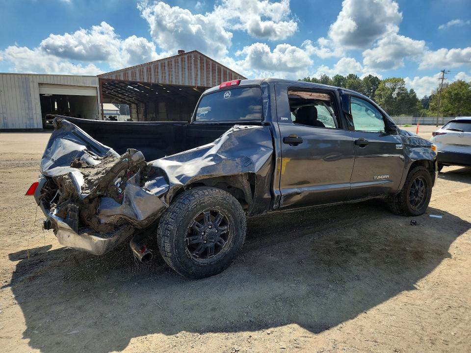 Photo 3 from auction – 2015 TOYOTA TUNDRA with VIN 5TFEY5F18FX186544
