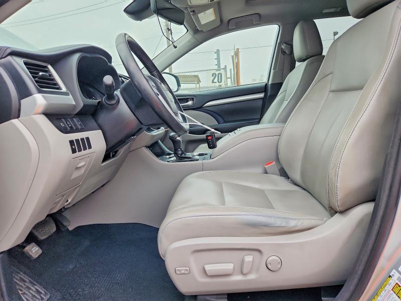 صورة رقم 7 من المزاد - 2018 TOYOTA HIGHLANDER مع VIN 5TDJZRFH1JS560362