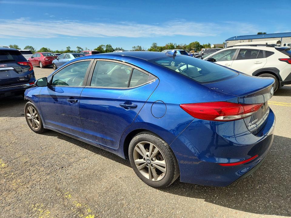 Снимка 2 от търг – 2018 HYUNDAI ELANTRA с VIN 5NPD84LF8JH382414