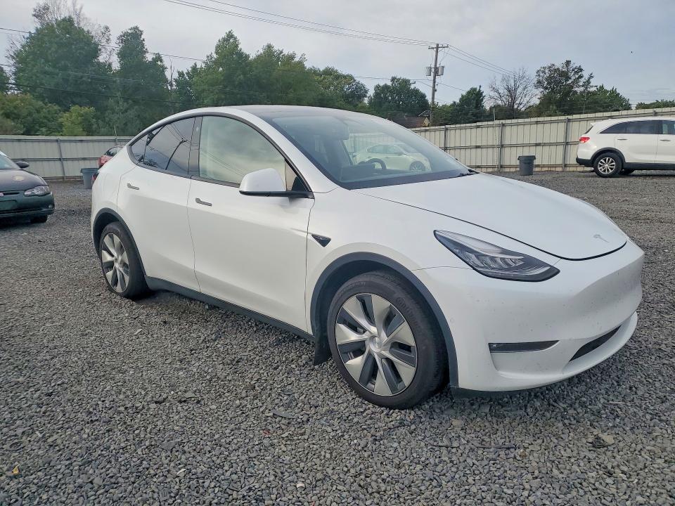 Снимка 4 от търг – 2021 TESLA MODEL Y с VIN 5YJYGDEE8MF202991