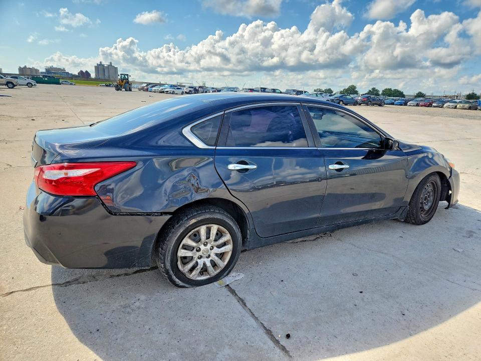 Photo 3 from auction – 2017 NISSAN ALTIMA with VIN 1N4AL3AP7HC488971