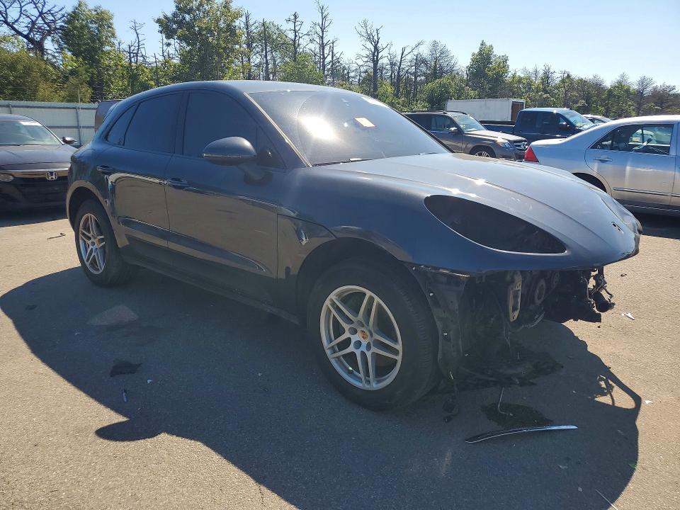 Photo 4 from auction – 2017 PORSCHE MACAN with VIN WP1AA2A58HLB09354