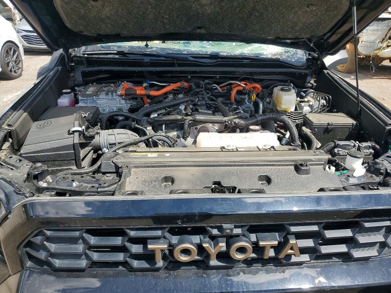 Photo 11 from auction – 2025 TOYOTA 4RUNNER with VIN JTEVB5BR5S5017015
