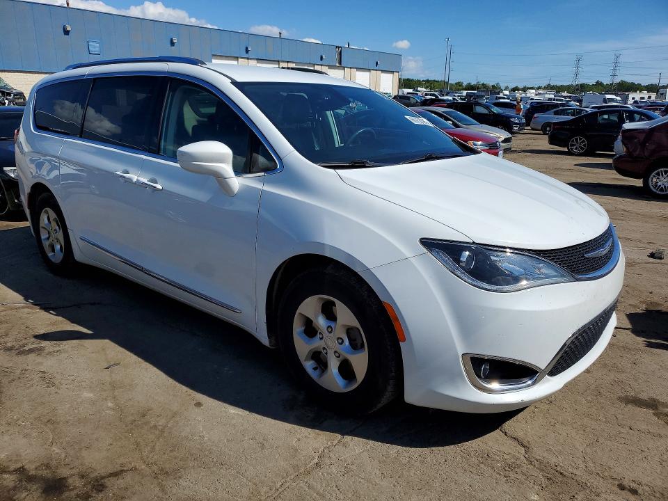 Photo 4 from auction – 2017 CHRYSLER PACIFICA with VIN 2C4RC1EG5HR514101