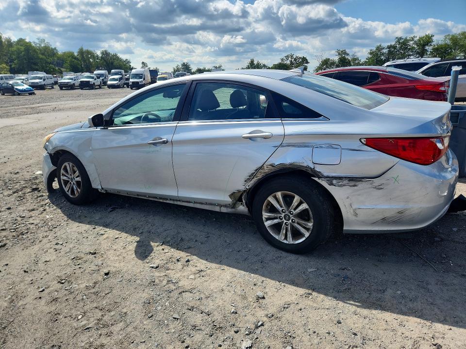 Photo 2 from auction – 2012 HYUNDAI SONATA with VIN 5NPEB4AC8CH342514