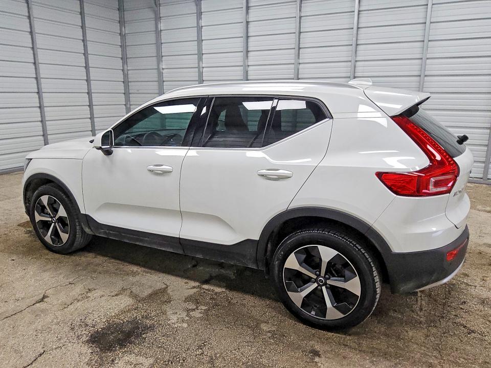 Photo 2 from auction – 2025 VOLVO XC40 with VIN YV4L12UE3S2531788