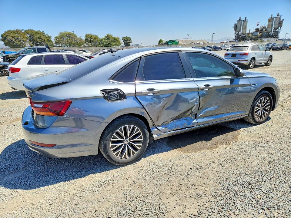 Photo 3 from auction – 2019 VOLKSWAGEN JETTA with VIN 3VWE57BU2KM062481