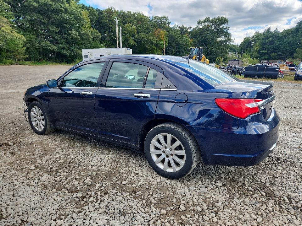 Photo 2 from auction – 2013 CHRYSLER 200 with VIN 1C3CCBCG1DN755194